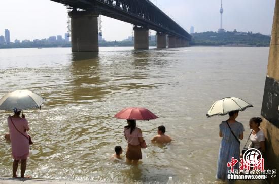 臺(tái)風(fēng)冷空氣聯(lián)手送清涼 南方高溫明起逐漸緩解