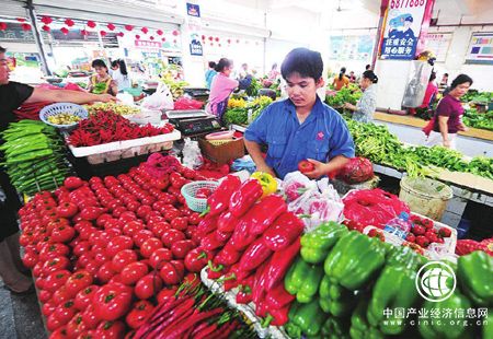 7月全國消費(fèi)市場保持平穩(wěn)增長 網(wǎng)絡(luò)零售保持較高增長