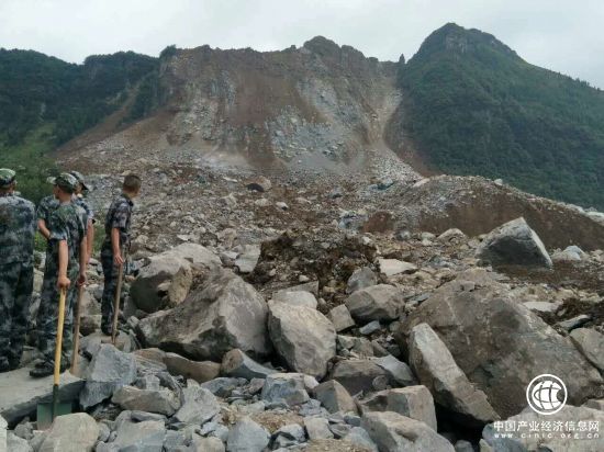 貴州通報(bào)納雍山體滑坡：因?yàn)?zāi)1人死亡37人失蹤