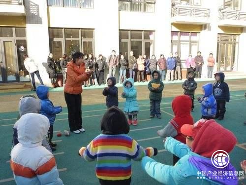 北京部分幼兒園為解決入園難試點半日班，遭家長抱怨