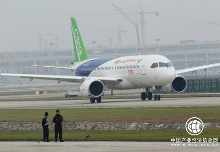 C919大飛機(jī)再獲新訂單 累計已達(dá)730架