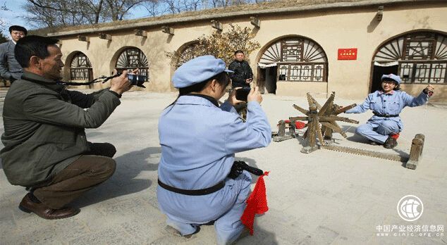 習(xí)近平：發(fā)展紅色旅游要把準(zhǔn)方向，核心是進行紅色教育、傳承紅色基因