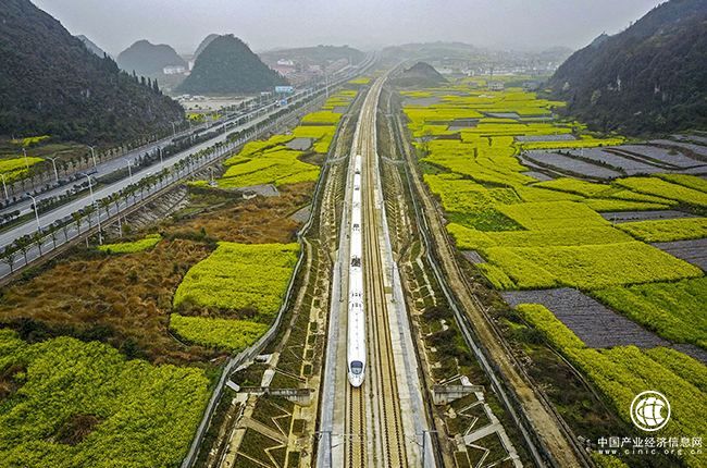 全國鐵路將施行新的列車運(yùn)行圖,北京到杭州“復(fù)興號” 僅需4時18分