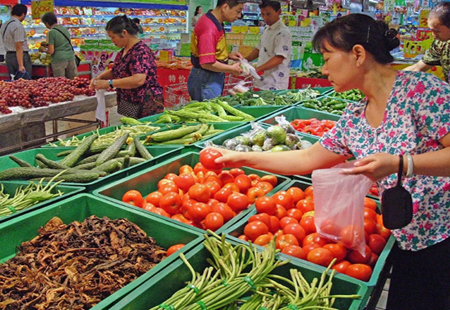 8月社零增速小幅回落 服務(wù)消費(fèi)增長仍然保持在兩位數(shù)