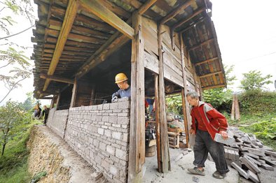 住建部：探索建立解決農(nóng)村相對貧困人口住房安全長效機制