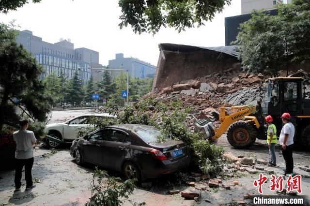 西安明秦王府城墻保護(hù)砌體坍塌系大雨所致