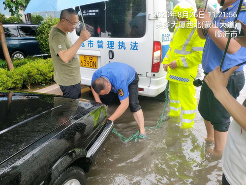 現(xiàn)場(chǎng)直擊|有你在，風(fēng)大雨大我不怕