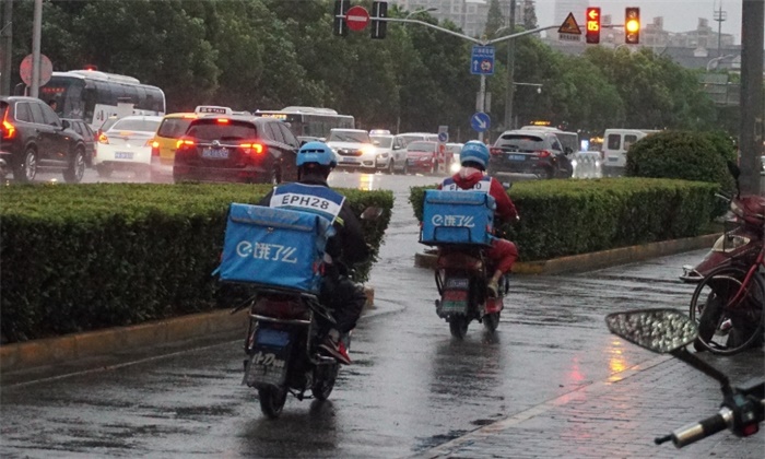 觸目驚心！上海每2.5天就有1名外賣員傷亡 全行業(yè)每3人就有1個受傷