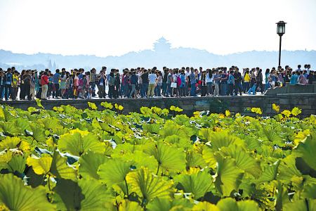 暢享抗疫成果 釋放復(fù)蘇信號(hào)——中國(guó)假日經(jīng)濟(jì)熱潮令全球矚目