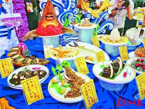 油炸冰棍、白肉血腸、榛蘑扣肉……龍菜，讓來黑龍江的中外游客大飽口福！