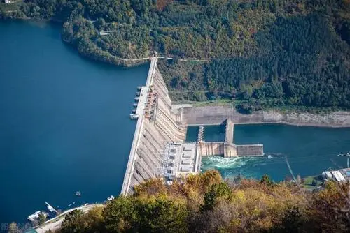 上半年700個四川省重點項目加速推進 完成投資超4900億元