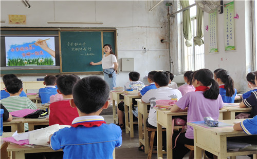 臨城實(shí)驗(yàn)小學(xué)開展“小手拉大手，文明伴我行”主題系列活動