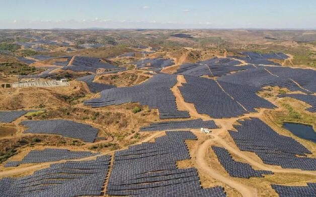 中國建材建設(shè)的歐洲單機容量最大光伏電站順利通電