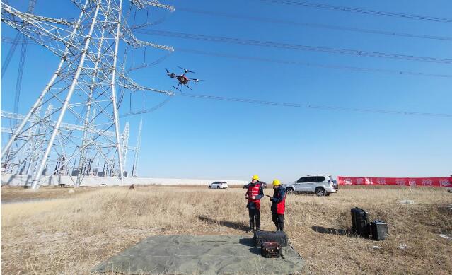 山西成功開展國內首次特高壓無人機驗電