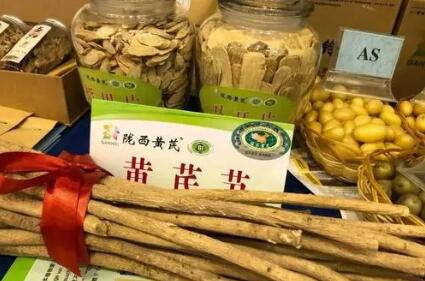 “甘味”農(nóng)特產(chǎn)品持續(xù)走向國外餐桌果盤