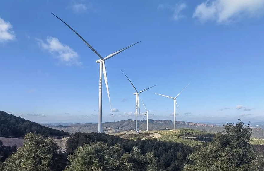 國內在建葉輪直徑最大的高海拔山地風電機組正式投運