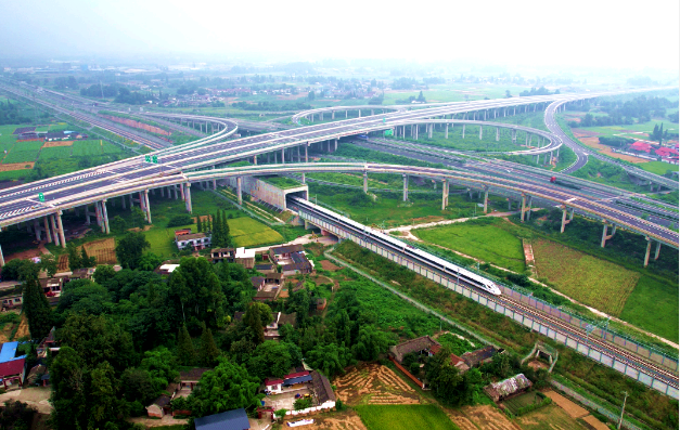 川青鐵路青白江至鎮(zhèn)江關(guān)段試運行