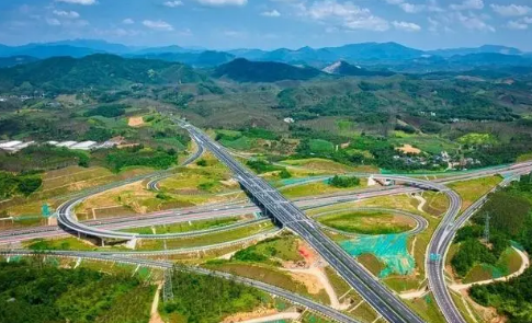 廣西上思至防城港高速公路建成通車