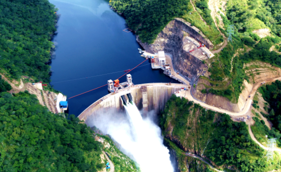 中國中鐵投資建設(shè)的剛果（金）布桑加水電站開始發(fā)電