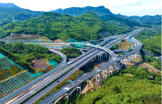 宜威高速公路通車運行