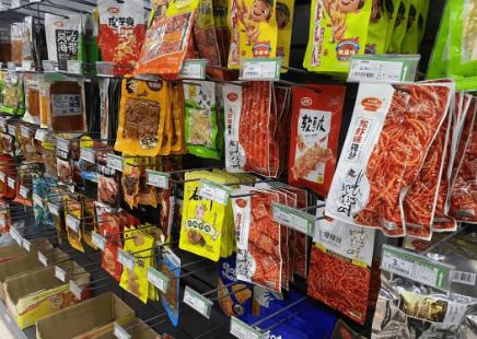 加堅果、加果蔬、加方便面  辣條產(chǎn)品升級玩出新花樣