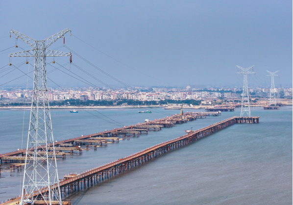 國內(nèi)跨海距離最長的架空輸電線路建成投產(chǎn)