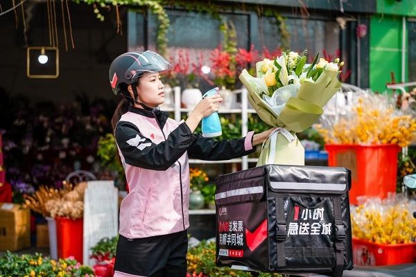 母親節(jié)北京、深圳等多地鮮花蛋糕單量數(shù)倍增長 順豐同城助力“花式寵媽”