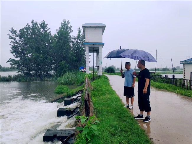 湖北漢川：風(fēng)雨同舟 聞“汛”而動